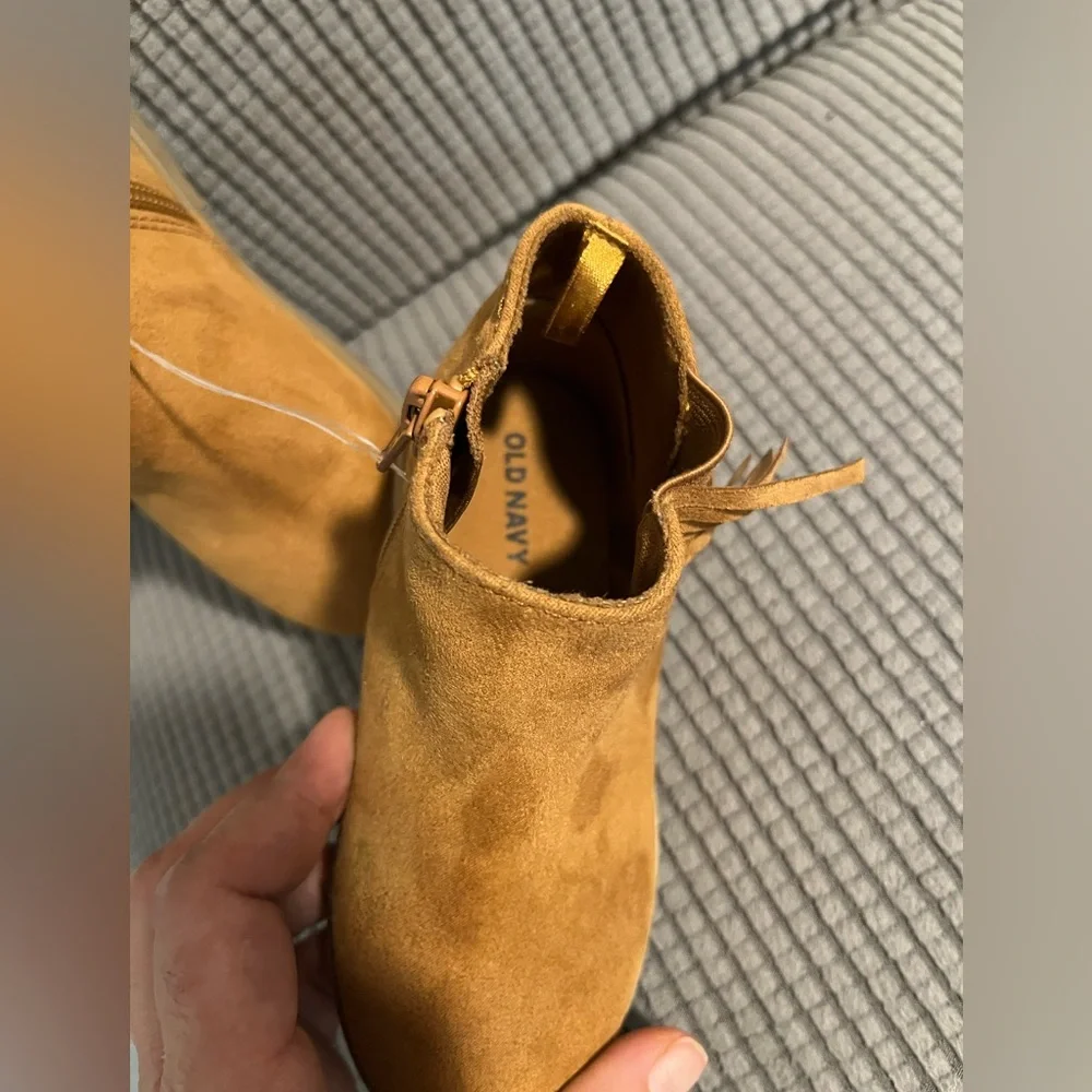 NewOld navy Tan Suede‎ Fringe Ankle Boots